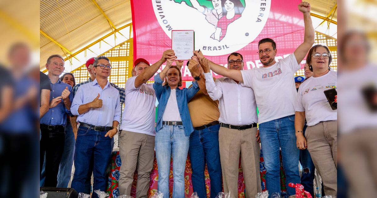 Assentamento 8 de Abril celebra anúncio de 29 km de asfalto entre Godoy Moreira e Arapuã