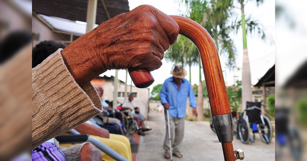 Aposentados com 65 anos ou mais têm direito a isenção adicional no IR 2026? Entenda