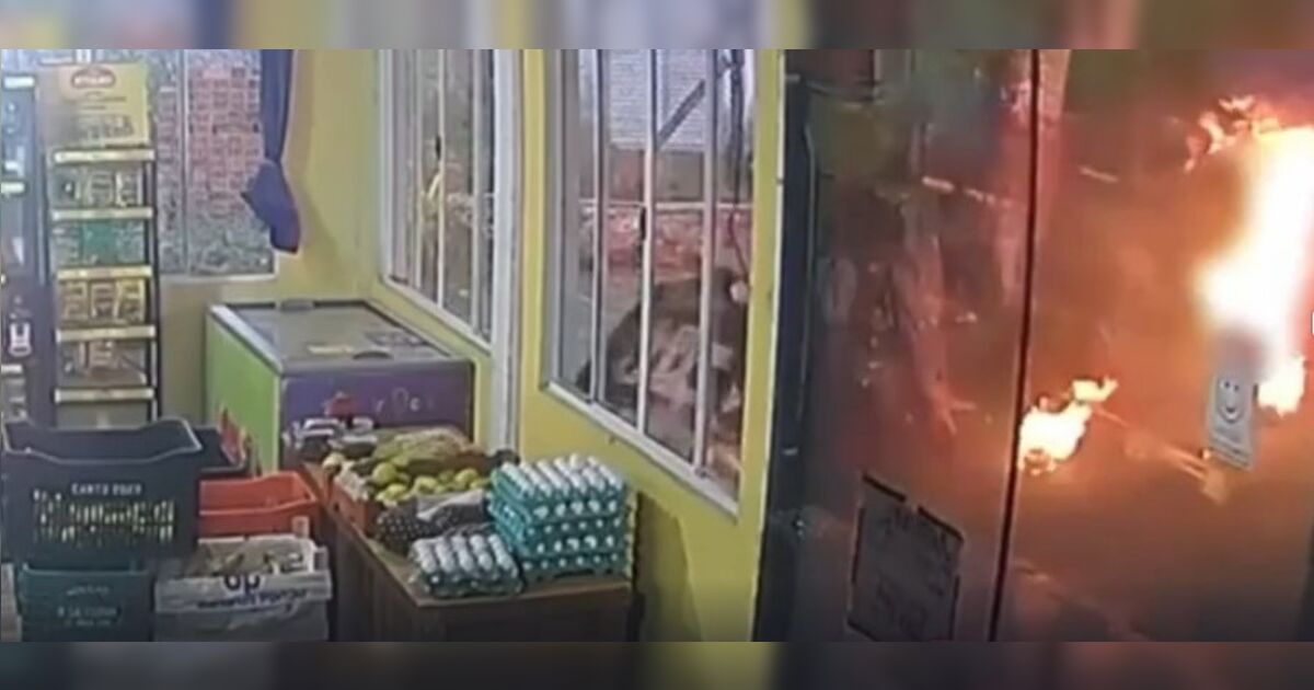 Câmera flagra homem ateando fogo em vereador no litoral do Paraná; veja