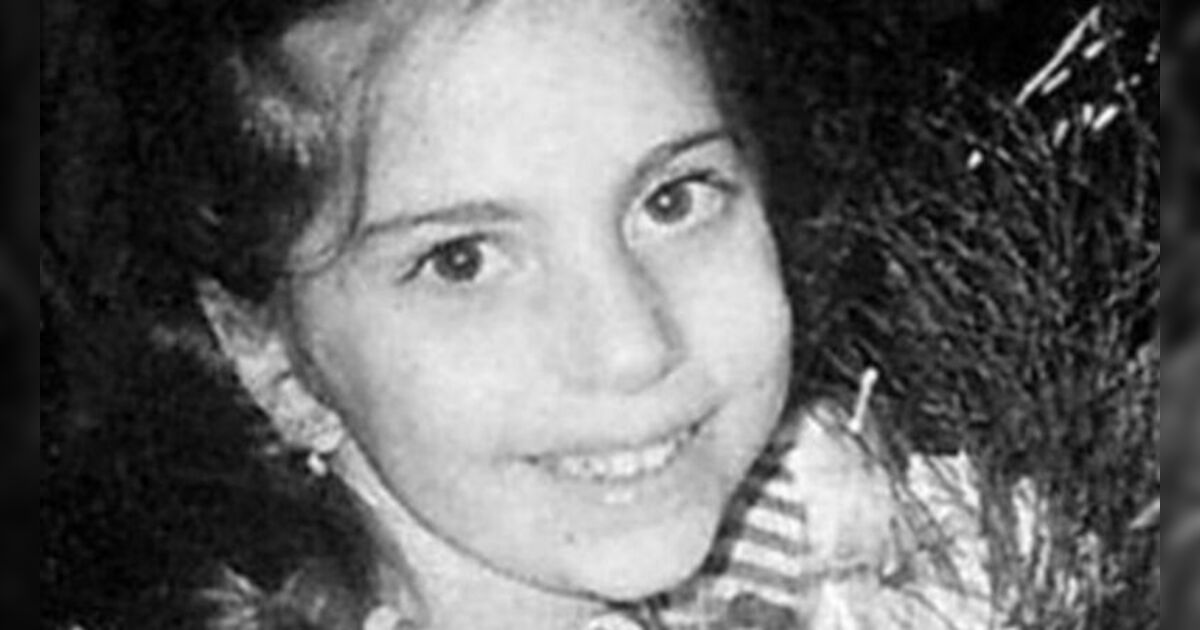 Menina da foto tem 40 anos, é cantora, já mudou de nome e tem fortuna bilionária; saiba quem