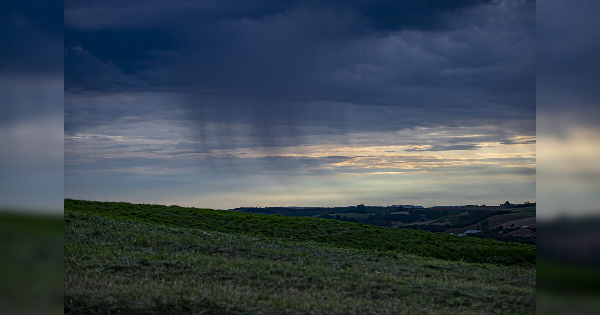 Com recordes de frio e previsão de chuva, outono ganha força no PR no fim de semana