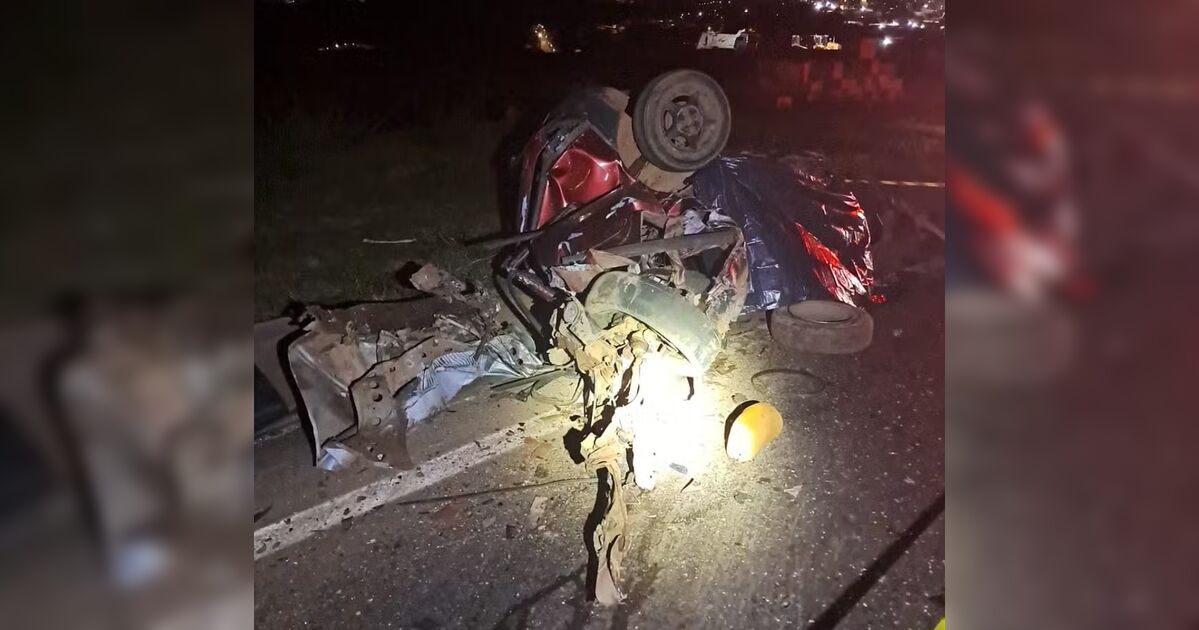 Motorista de 24 anos morre em colisão frontal com carreta na PR-092