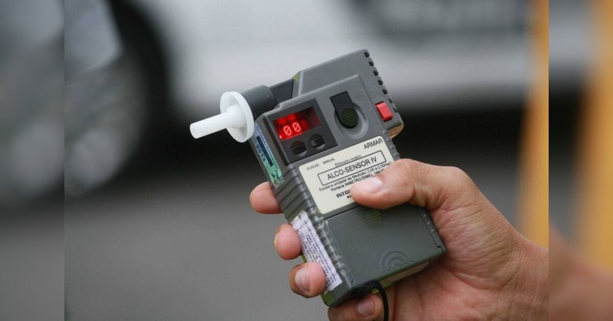 Caminhoneiro embriagado é preso após bater em carro estacionado em São Pedro do Ivaí