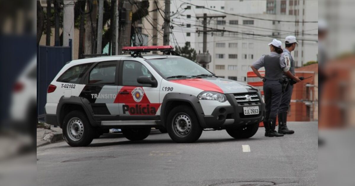 Menino de 11 anos que vivia acorrentado à cama morre desnutrido em SP; família é presa