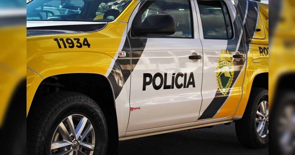 Carro furtado é encontrado pichado e 