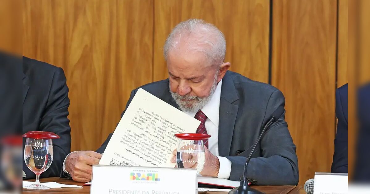 Presidente Lula veta lei que reconhece estágio como experiência profissional