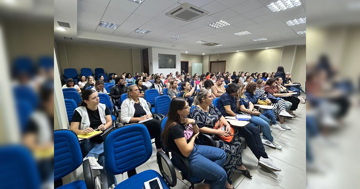 Professores de Apucarana são capacitados para o projeto Conectadinhos
