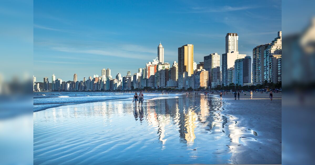 Refúgio dourado de SC: viver entre o luxo de Balneário Camboriú e a essência da Praia Brava