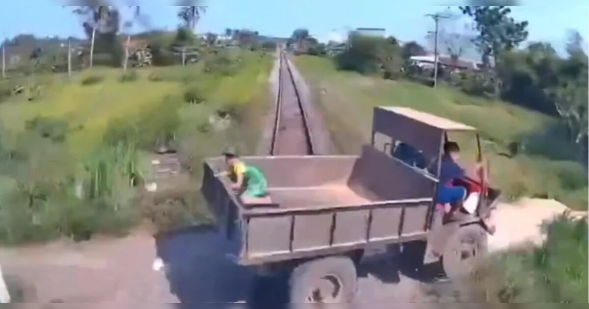 Trem colide com caminhonete e mata criança de 10 anos; avô e irmão sobrevivem