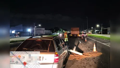 Batida entre carro de Arapongas e carreta na PR-445 deixa dois feridos