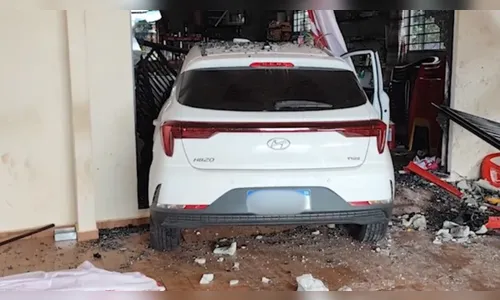 Motociclista tem pé amputado após ser arrastado por carro no PR; veja o vídeo