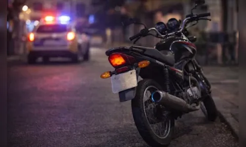 Adolescente é flagrado pilotando moto sem freio e iluminação em São Pedro do Ivaí