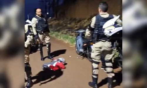 Mulher é presa pela Rocam com Honda Biz adulterada em Apucarana