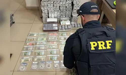 PRF intercepta coleção de moedas e cédulas estrangeiras na BR-277