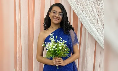 Adolescente internada na UTI mobiliza corrente de oração em frente ao Hospital da Providência