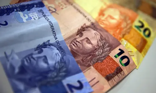 Aposentados e pensionistas do INSS começam a receber 13º nesta sexta