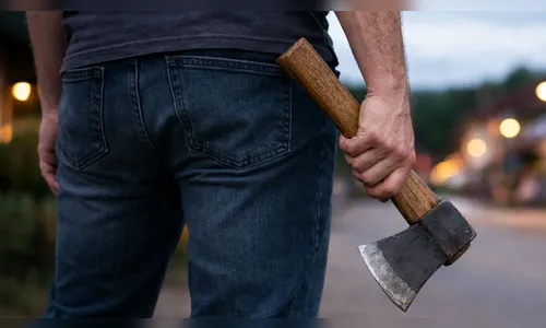 Homem é preso após ameaçar matar esposa e sogro com machado em Borrazópolis