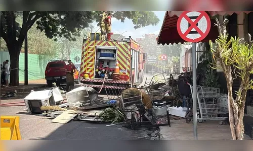 Idosa morre encurralada por incêndio em casa com acúmulo de materiais no PR