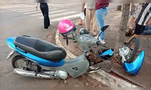 Batida entre motos no centro de Faxinal deixa homem ferido