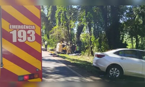 Acidente com carro da Saúde de SC deixa quatro mortos e três feridos no Paraná