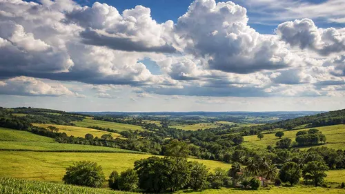 Dia será de muitas nuvens com períodos de sol e sem previsão de chuva