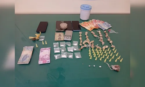 Duas mulheres são presas com drogas durante operação em Mauá da Serra
