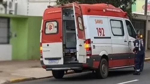Equpe do Samu deu atendimento a ocorrência e encaminhou vítima ao hospital