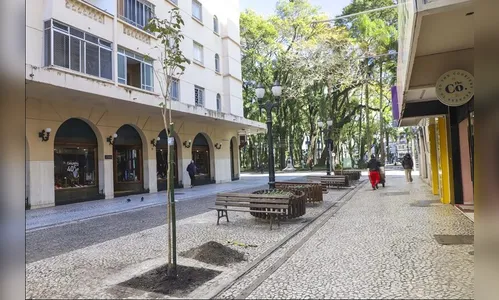 Estrangeiro que não fala português é agredido durante assalto em Curitiba