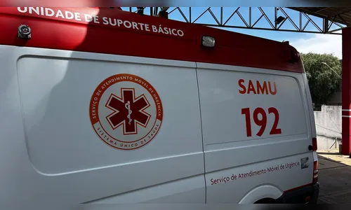 Mulher de 45 anos fica ferida após colisão entre moto e carro em Apucarana