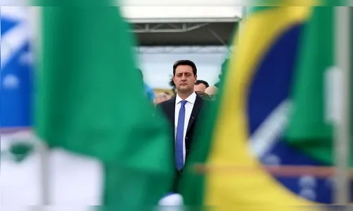 Coluna da Tribuna: As costuras de Ratinho