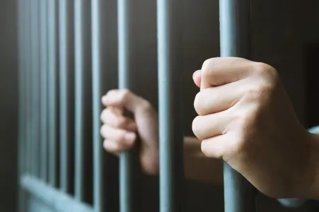 Homem é preso por roubar adolescente horas após ser solto pela Justiça