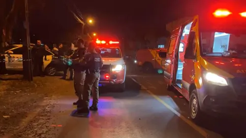 Homem foi morto a tiros dentro de um Volkswagen Polo no Conjunto Libras