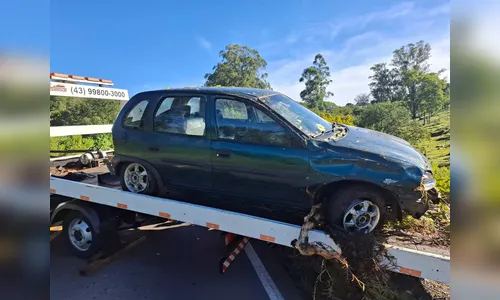 Carro bate em barranco e deixa duas idosas feridas na Rodovia do Milho