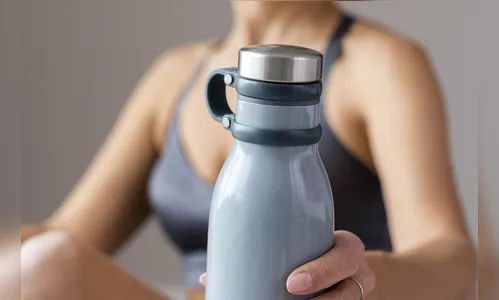 Aluna denuncia esperama em seu cantil de água em academia de bombeiros