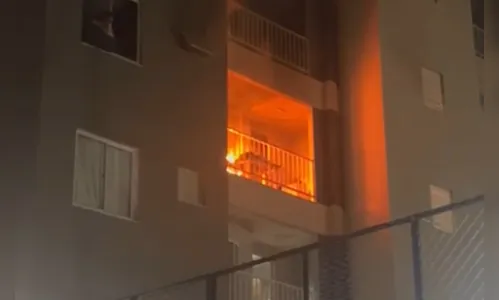 Incêndio em apartamento deixa mãe, filho e vizinho gravemente feridos em Londrina