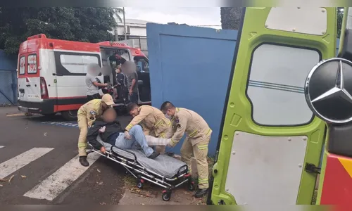 Moto bate na traseira de carro e deixa casal ferido em Apucarana