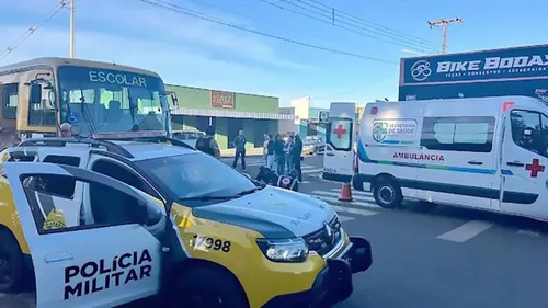 Motociclista ficou ferido após colisão com ônibus escolar em Faxinal
