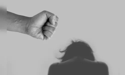 Mulher é agredida com socos e tem celular destruído em Apucarana