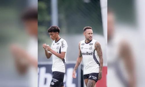 Neymar dá rasteira em Robinho Jr. durante treino do Santos; entenda