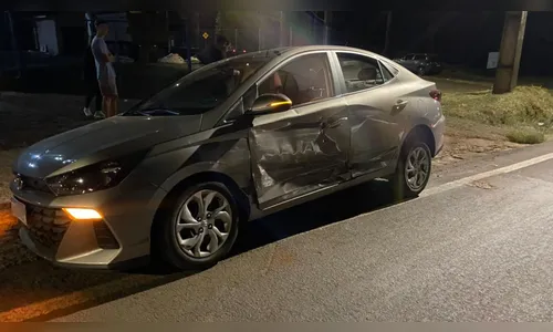 Colisão entre dois carros deixa motorista ferido em cruzamento de Apucarana