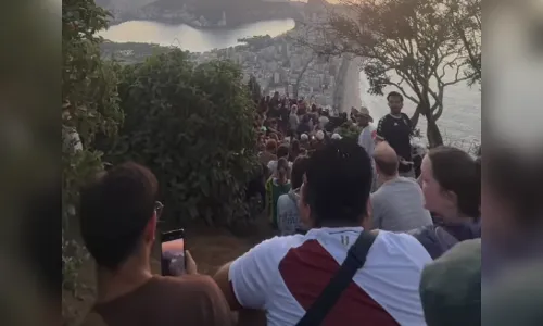 Polícia Civil do Rio faz operação no Vidigal; turistas ficam ilhados no alto de morro vizinho