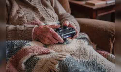 Polícia busca idosa desaparecida e a encontra jogando videogame tentando bater recorde