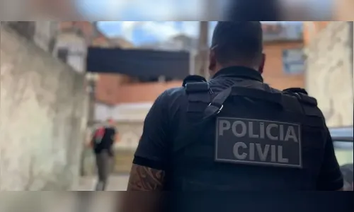 Três crianças morrem em incêndio ao serem deixadas sozinhas em casa pela mãe