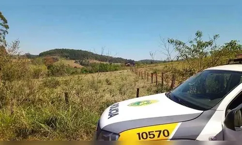 Escavadeira hidráulica tem baterias furtadas em estrada rural de Jardim Alegre