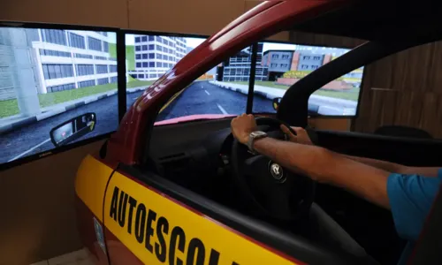 Governo lança sistema para aluno buscar instrutor e autoescola para tirar CNH