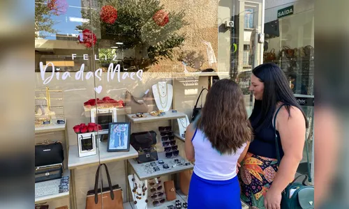 Presentes e experiências devem aquecer comércio de Apucarana no Dia das Mães
