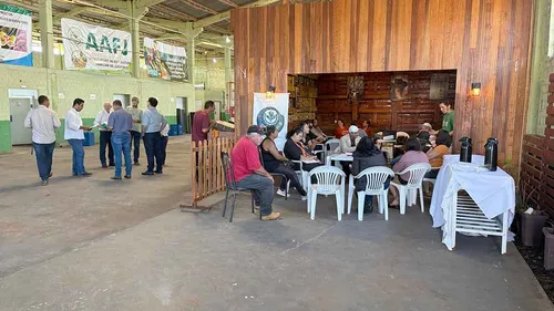 Reunião na na Central de Agricultura Familiar (Cafi)