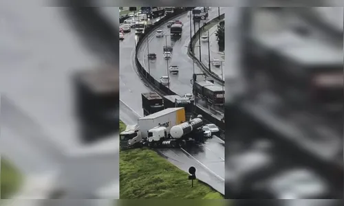 Acidente com cinco veículos interdita BR e gera filas quilométricas