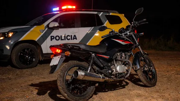 Menor é flagrado pilotando moto irregular na zona rural de Cruzmaltina