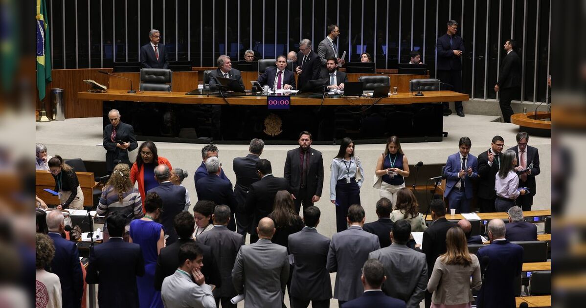 Veja quais deputados do PR querem 